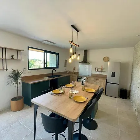 Batisse Au Coeur Du Gers *